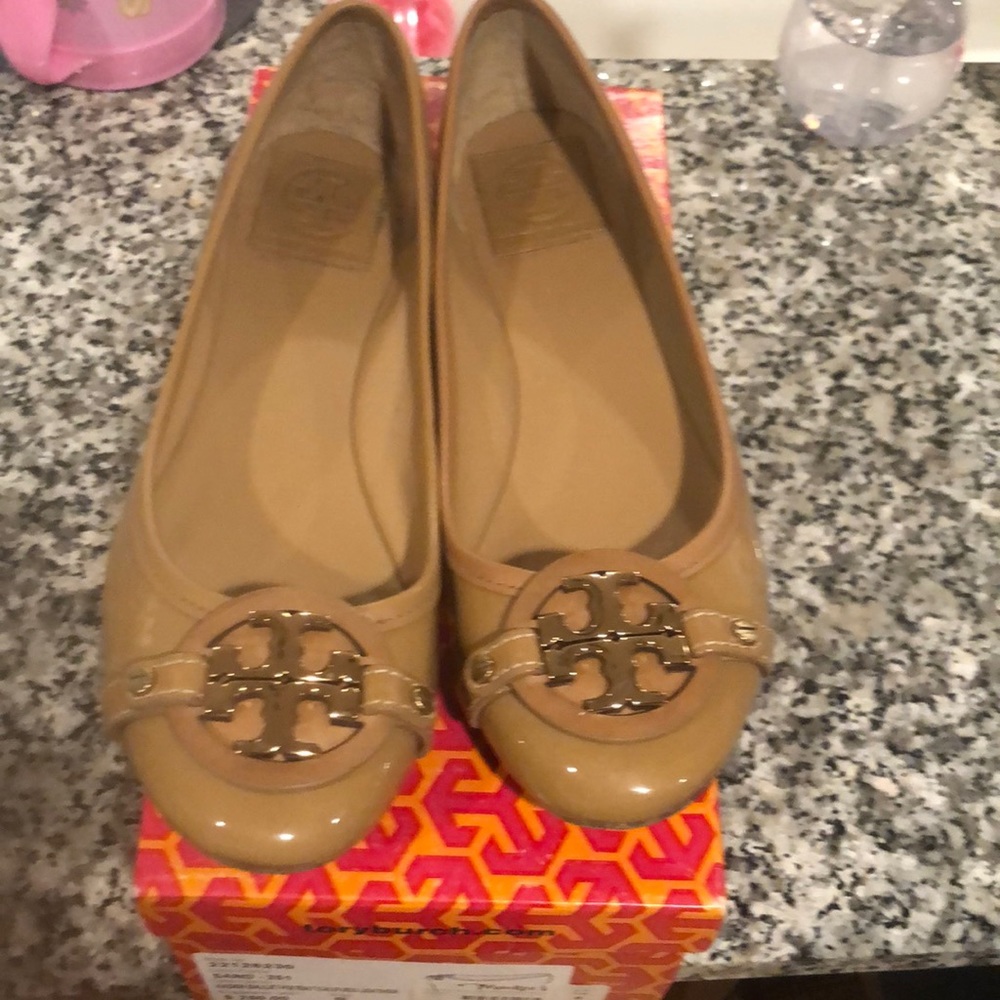 Tory Burch Aaden Ballet - Patent    Calf/Veg leather.